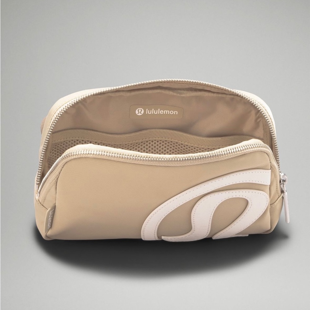NWT Lululemon everywhere belt bag. - Picture 4 of 9
